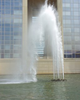 Photo de la fontaine devant le conseil Régionale !